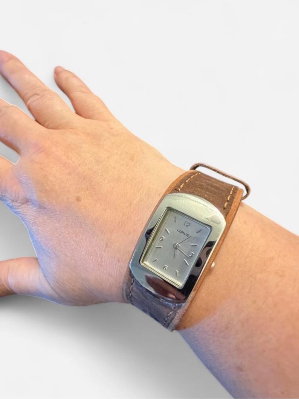Classic Leather Strap Watch - Brown